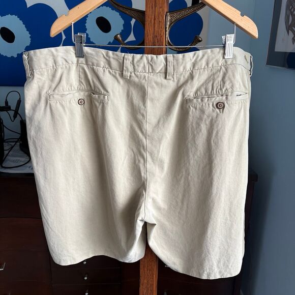Tommy Bahama Big & Tall Silk Golf Shorts in Khaki size 44R - Picture 5 of 8
